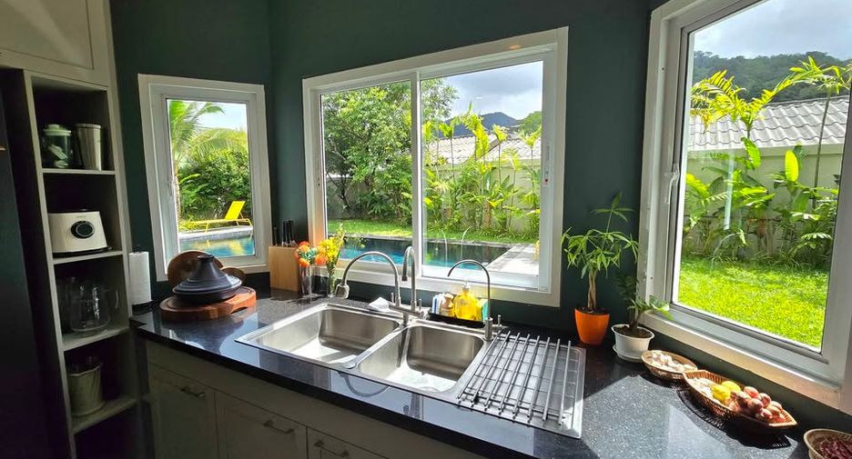 For rent and for sale 3 bedrooms villa in Kathu, Phuket