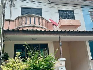 3 Bedroom Townhouse In Si Racha, Chonburi