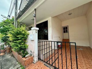 Casa adosada en alquiler de 3 habitaciones en Si Racha, Chonburi