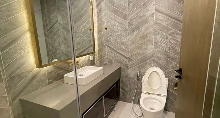 For rent and for sale 2 bedrooms condo in Khlong Toei, Bangkok