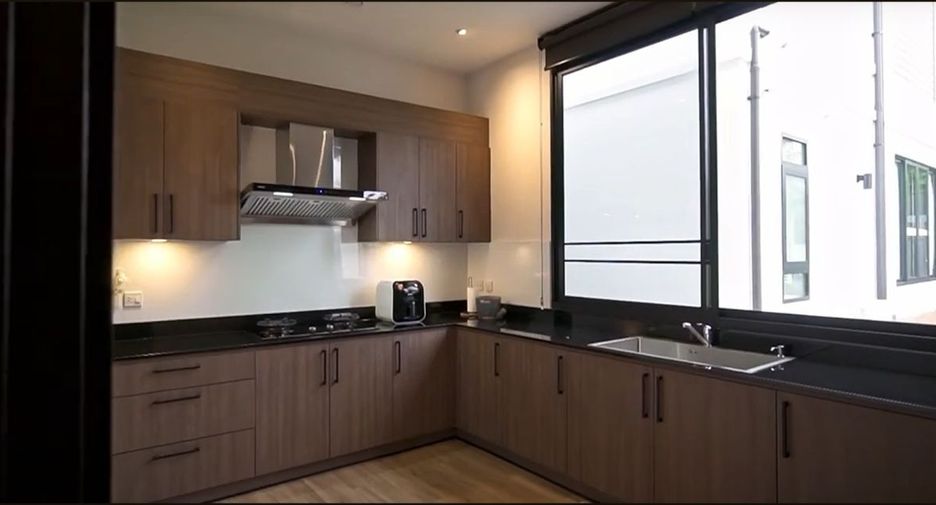 For sale 5 bedrooms villa in Hang Dong, Chiang Mai