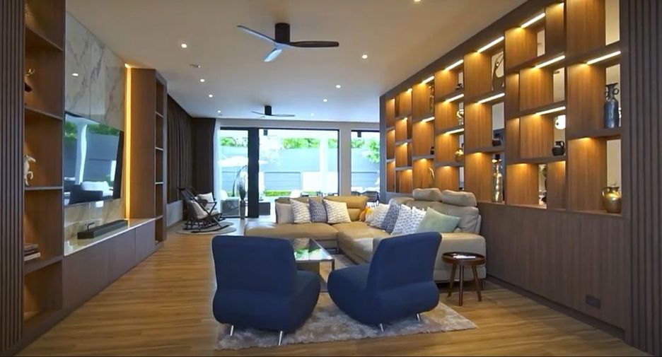 For sale 5 bedrooms villa in Hang Dong, Chiang Mai