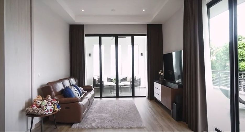 For sale 5 bedrooms villa in Hang Dong, Chiang Mai