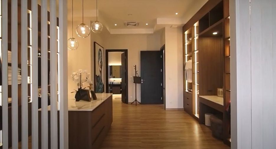 For sale 5 bedrooms villa in Hang Dong, Chiang Mai