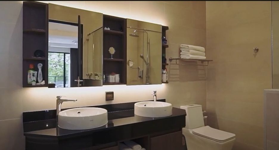 For sale 5 bedrooms villa in Hang Dong, Chiang Mai