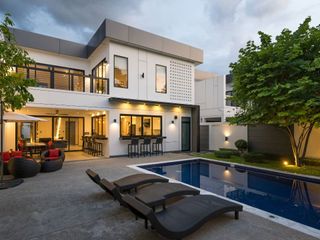Villa zum Kauf mit 4 Zimmer in Mueang Chiang Mai, Chiang Mai