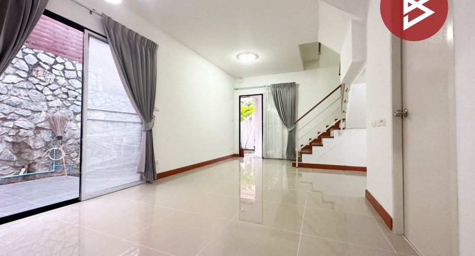 For sale 2 bedrooms townhouse in Si Racha, Chonburi
