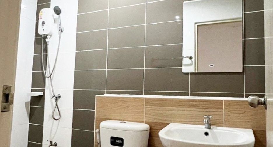 For sale 2 bedrooms townhouse in Si Racha, Chonburi