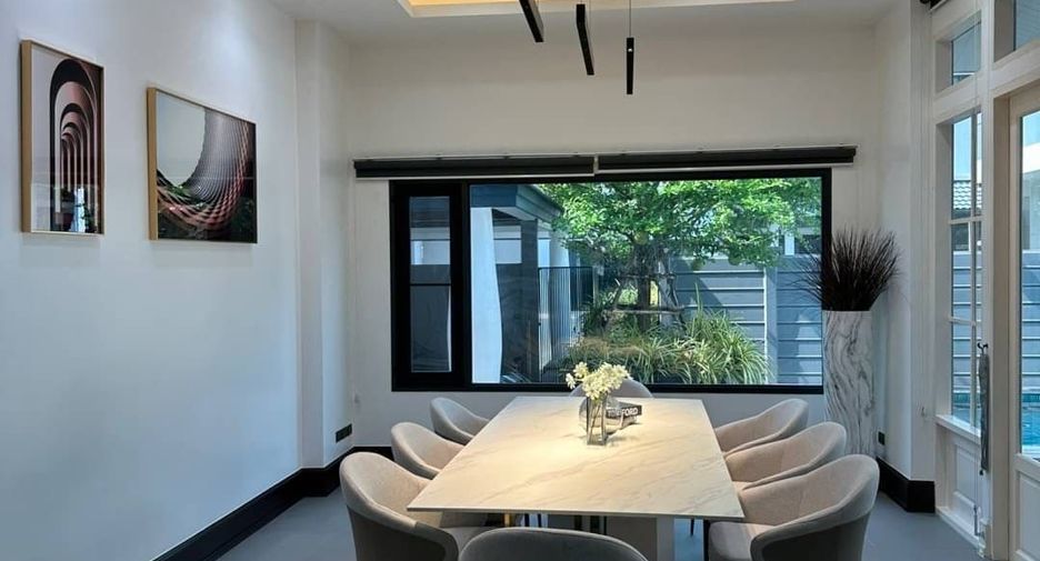 ให้เช่า 4 ห้องนอน บ้านเดี่ยว ใน วัฒนา, กรุงเทพฯ
