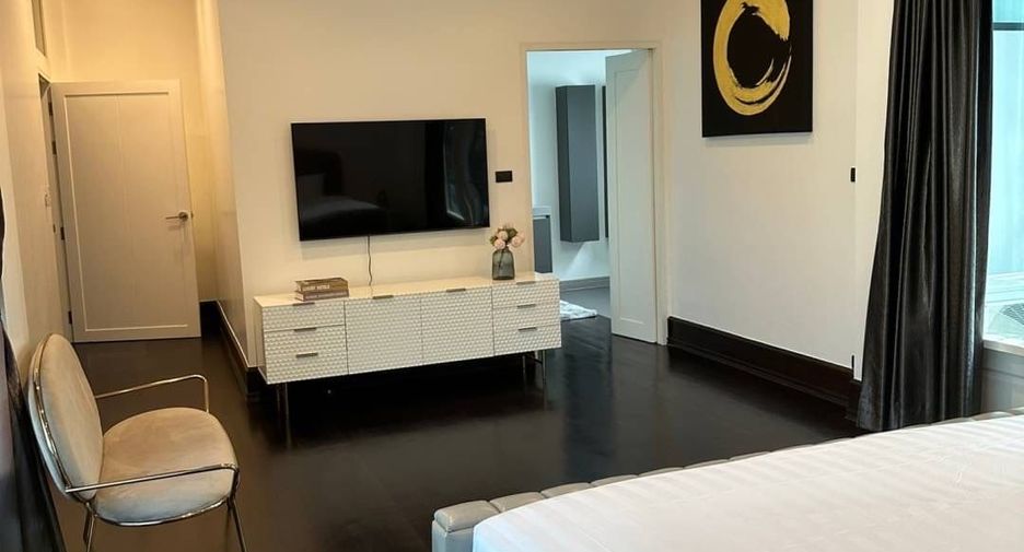 ให้เช่า 4 ห้องนอน บ้านเดี่ยว ใน วัฒนา, กรุงเทพฯ
