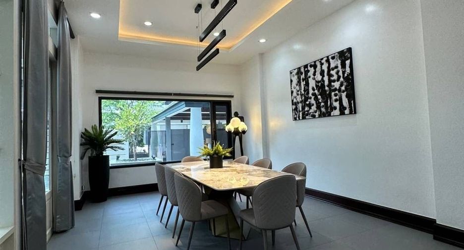 ให้เช่า 4 ห้องนอน บ้านเดี่ยว ใน วัฒนา, กรุงเทพฯ
