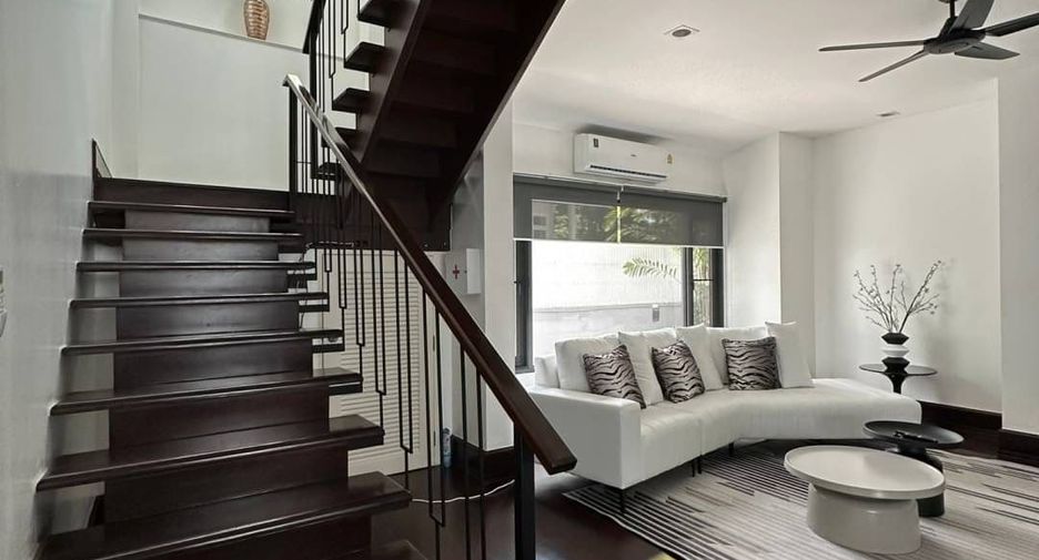 ให้เช่า 4 ห้องนอน บ้านเดี่ยว ใน วัฒนา, กรุงเทพฯ