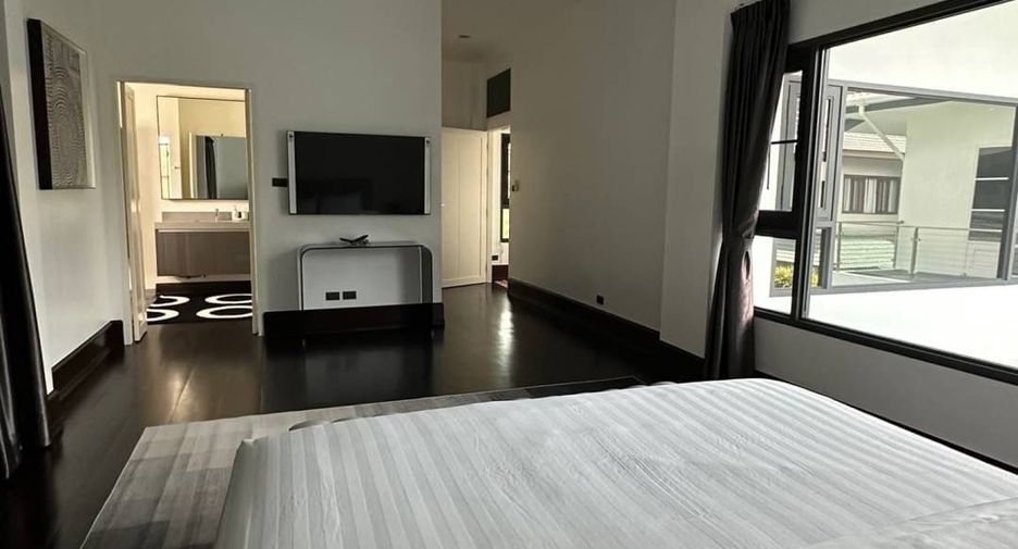 ให้เช่า 4 ห้องนอน บ้านเดี่ยว ใน วัฒนา, กรุงเทพฯ