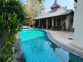 ให้เช่า 5 ห้องนอน บ้านเดี่ยว ใน วัฒนา, กรุงเทพฯ
