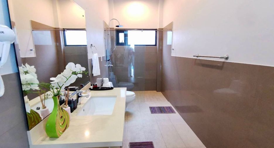 ให้เช่า 5 ห้องนอน บ้านเดี่ยว ใน วัฒนา, กรุงเทพฯ