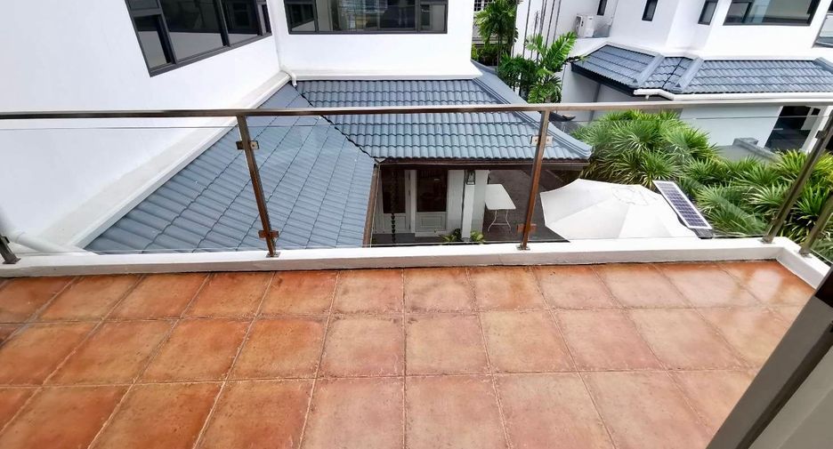 ให้เช่า 5 ห้องนอน บ้านเดี่ยว ใน วัฒนา, กรุงเทพฯ