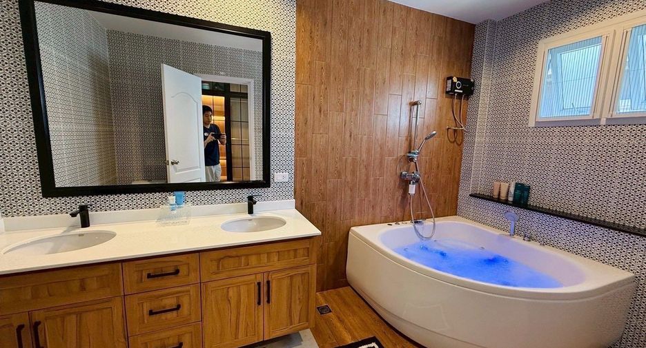 Casa en venta de 4 habitaciones en Hang Dong, Chiang Mai