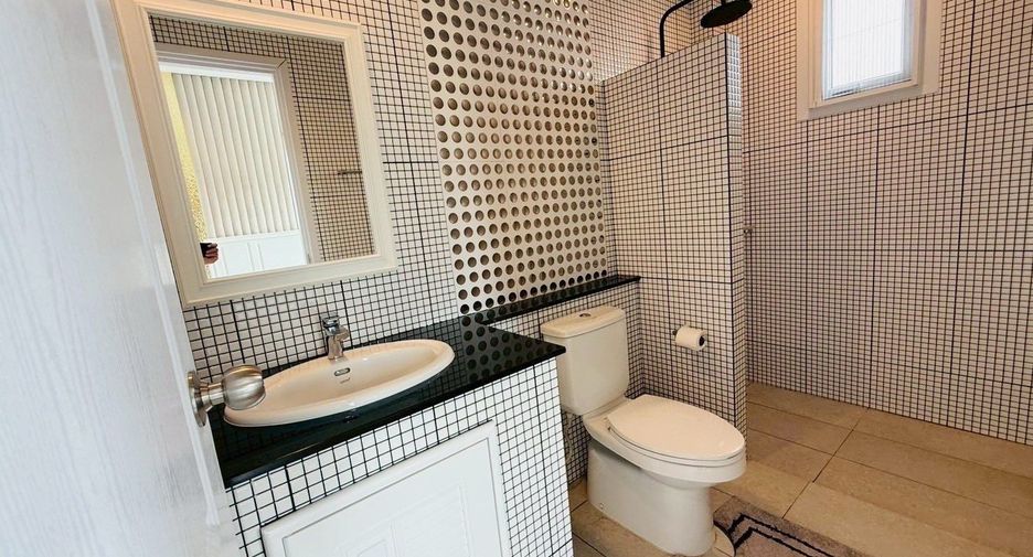 Casa en venta de 4 habitaciones en Hang Dong, Chiang Mai