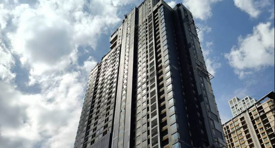 For sale 1 bed condo in Phra Khanong, Bangkok
