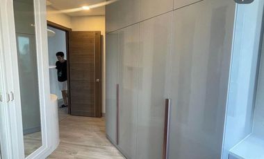 Аренда и продажа 2 спальни кондо в Хуаи Кхщанг, Бангкок