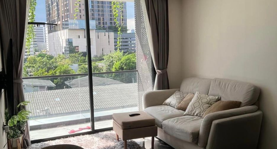 Condo en alquiler de 1 habitaciones en Khlong Toei, Bangkok
