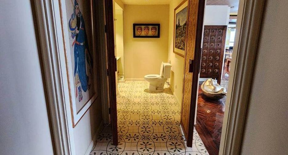 For rent and for sale 2 bedrooms condo in Bang Rak, Bangkok
