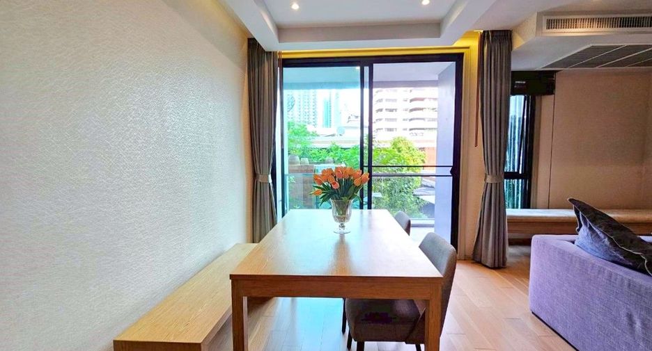 À louer 2 chambres appartement avec services à Khlong Toei, Bangkok