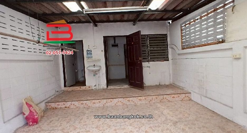 For sale 4 bedrooms townhouse in Sai Mai, Bangkok