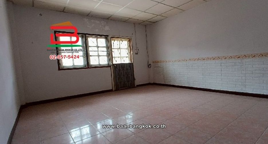 For sale 4 bedrooms townhouse in Sai Mai, Bangkok