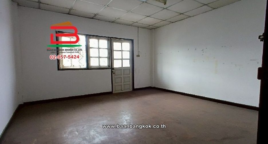 For sale 4 bedrooms townhouse in Sai Mai, Bangkok