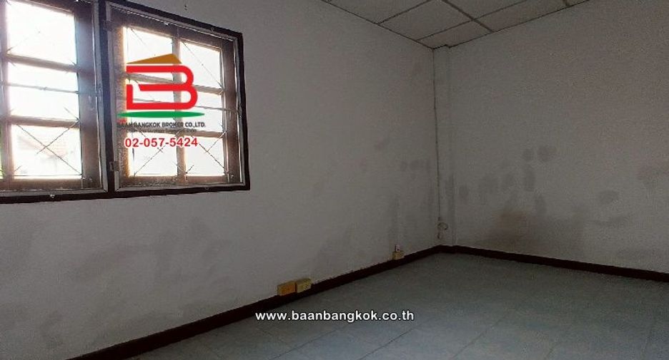 For sale 4 bedrooms townhouse in Sai Mai, Bangkok