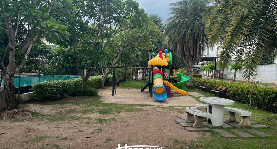 出售 2 卧室 联排别墅 在 Khlong Sam Wa, 曼谷