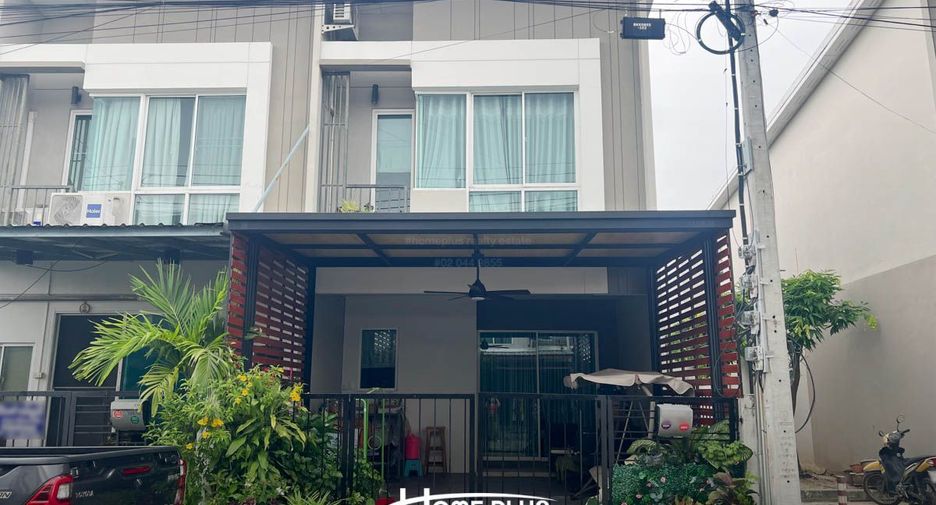 出售 2 卧室 联排别墅 在 Khlong Sam Wa, 曼谷