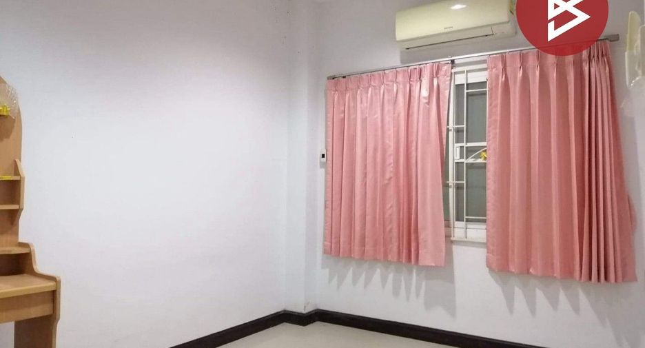 For sale 3 bedrooms townhouse in Si Racha, Chonburi