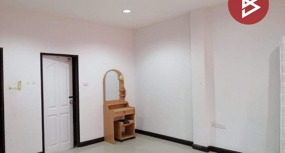 For sale 3 bedrooms townhouse in Si Racha, Chonburi