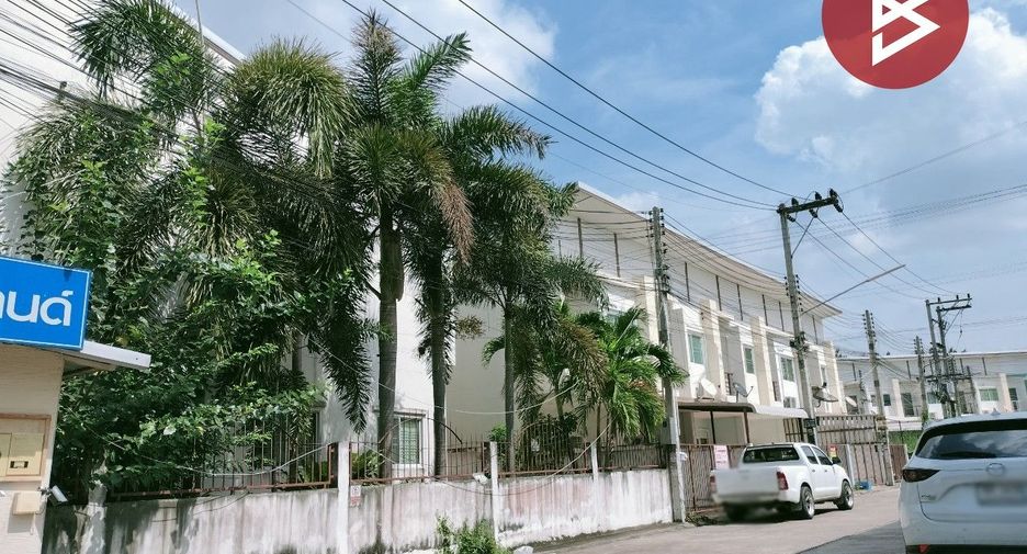 For sale 3 bedrooms townhouse in Si Racha, Chonburi