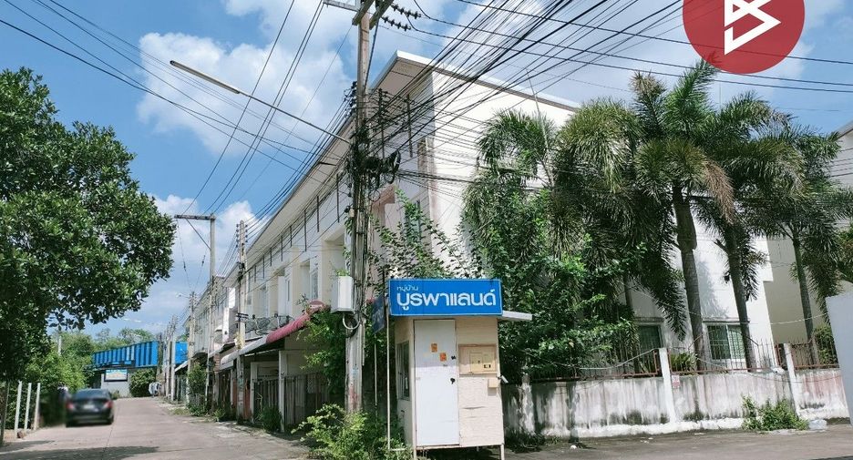 For sale 3 bedrooms townhouse in Si Racha, Chonburi