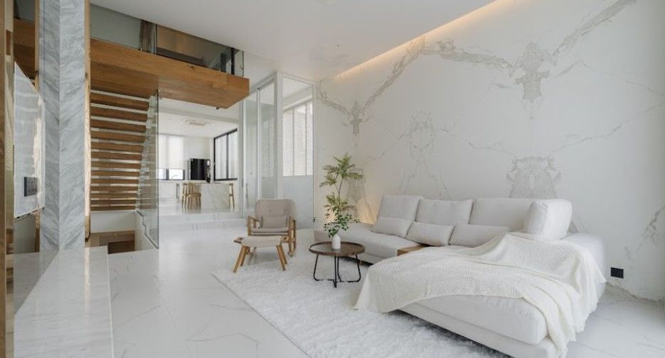 Haus zum Kauf mit 3 Zimmer in Watthana, Bangkok
