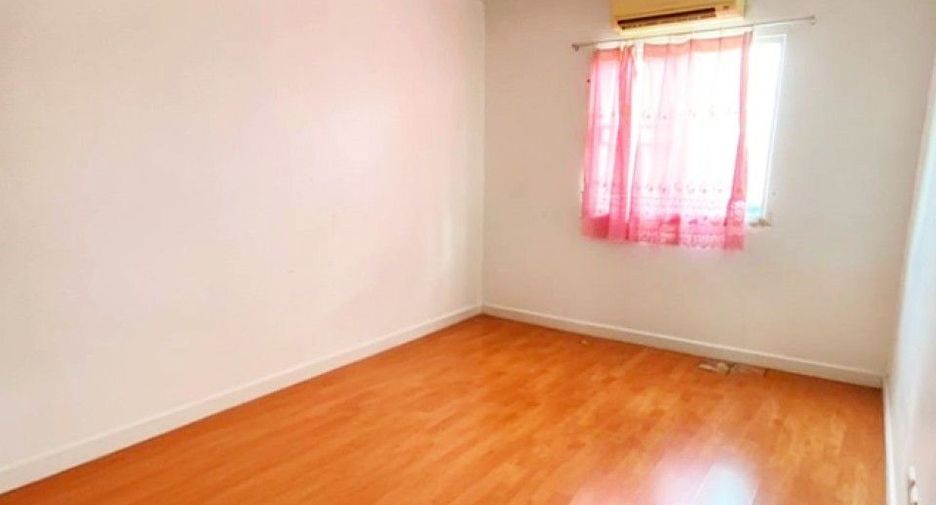 Reihenhaus zum Kauf mit 3 Zimmer in Mueang Samut Prakan, Samut Prakan