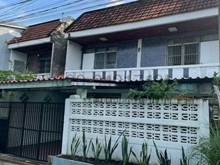 For rent 4 bedrooms house in Bang Khae, Bangkok