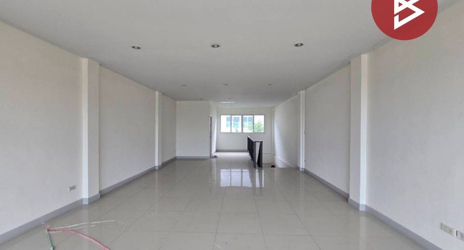 À vendre 6 chambres local commercial à Si Racha, Chonburi