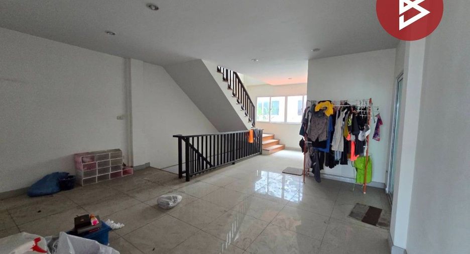 À vendre 6 chambres local commercial à Si Racha, Chonburi
