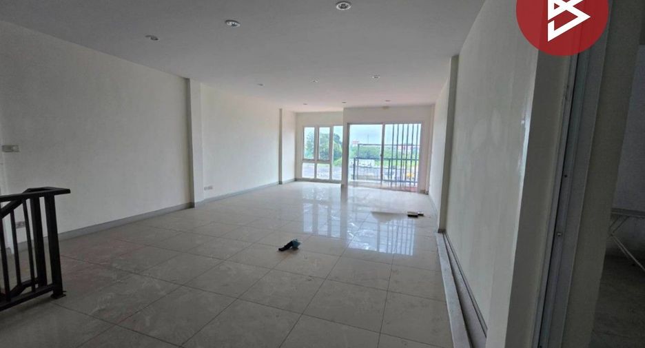 À vendre 6 chambres local commercial à Si Racha, Chonburi