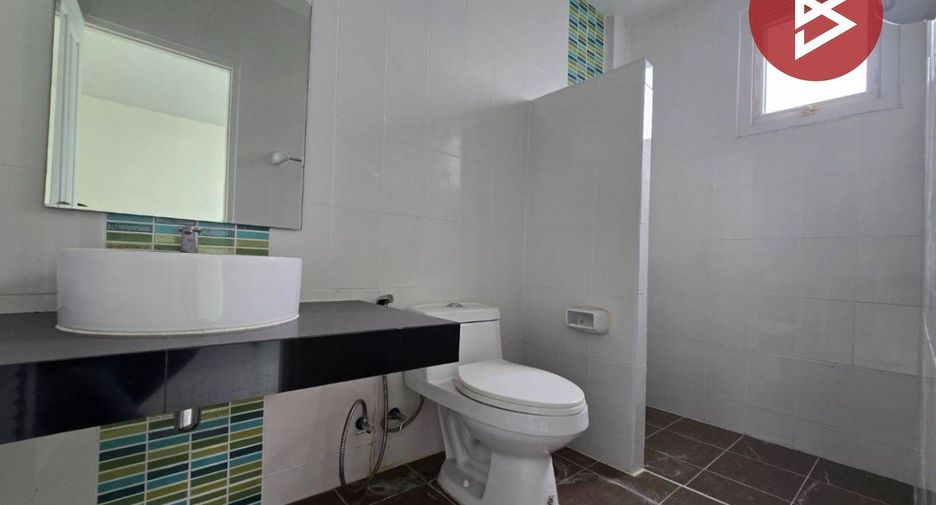 À vendre 6 chambres local commercial à Si Racha, Chonburi