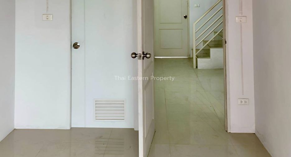 For rent and for sale 4 bedrooms retail Space in Si Racha, Chonburi