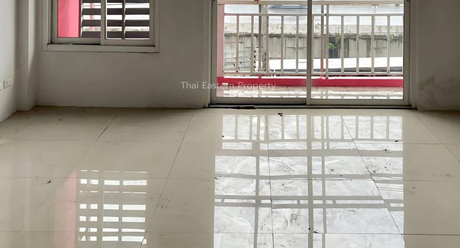 For rent and for sale 4 bedrooms retail Space in Si Racha, Chonburi