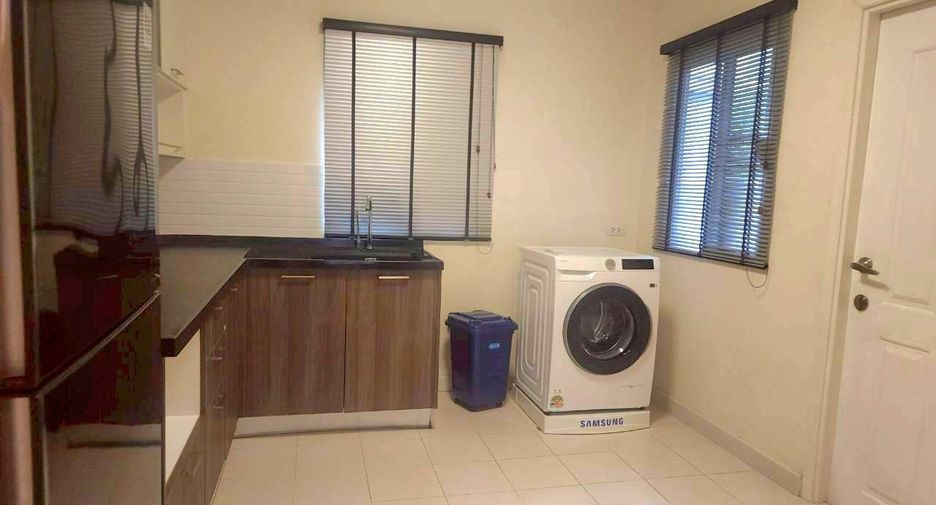 For rent 3 bedrooms house in Pak Kret, Nonthaburi