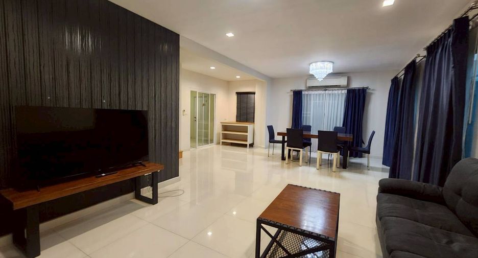 For rent 3 bedrooms house in Pak Kret, Nonthaburi