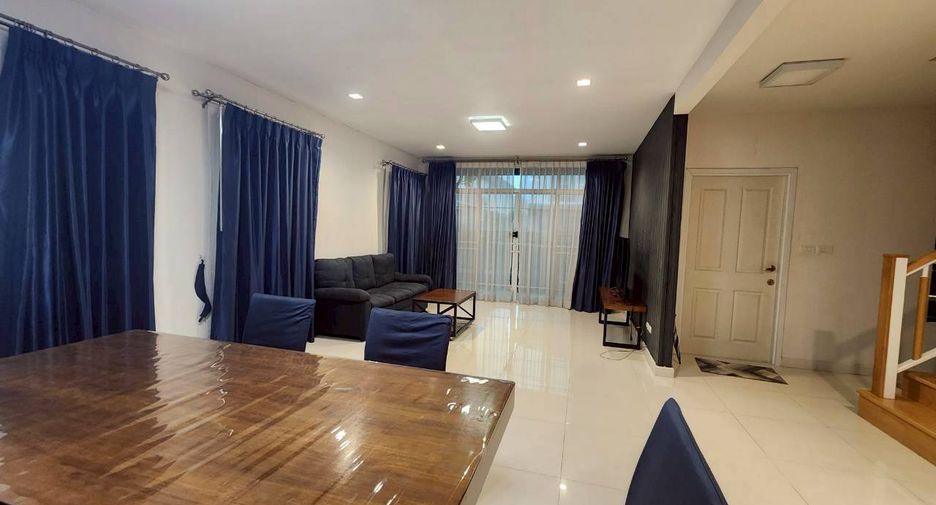 For rent 3 bedrooms house in Pak Kret, Nonthaburi