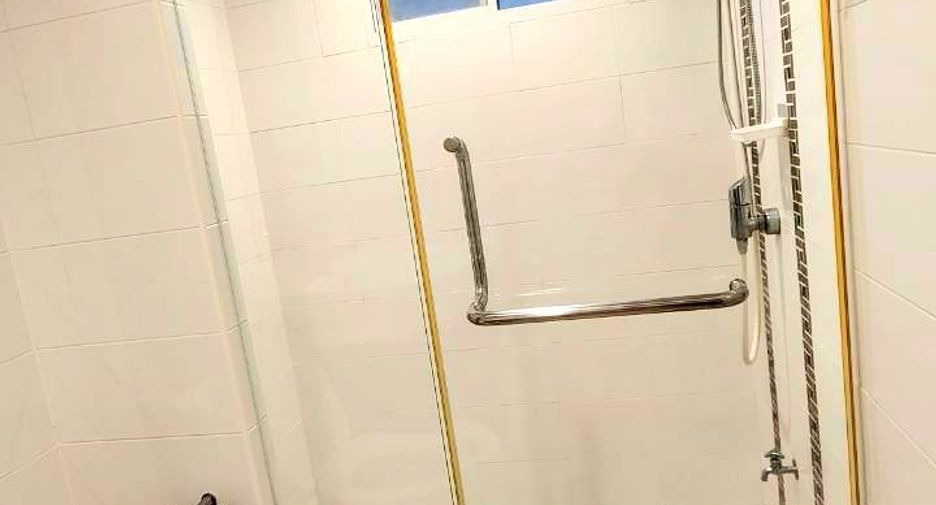 For rent 3 bedrooms house in Pak Kret, Nonthaburi